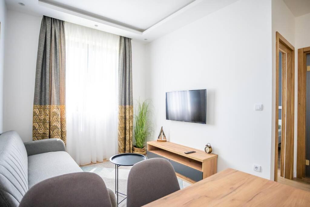 The Boy Next Door Apartment Belgrade Exterior photo